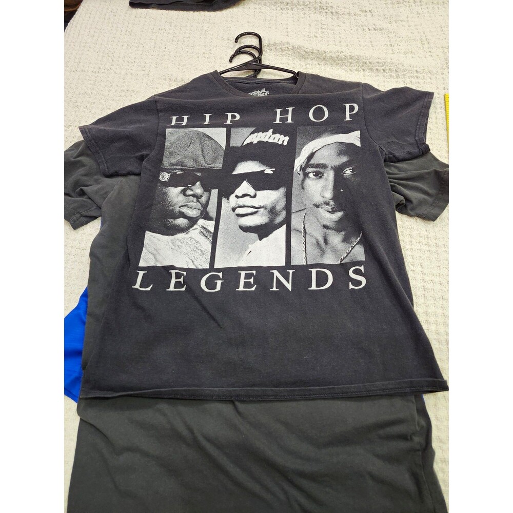 Tupac Shakur Hip Hop Legends Graphic Tee Men's Black Crew Neck